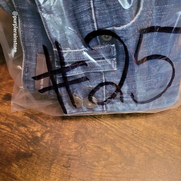 Levi's Skinny Bermuda Shorts Size 12 Mid Rise Cut Off Button Flap Stretch Denim - Picture 12 of 12